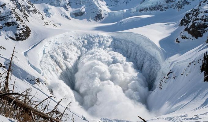На севере Бурятии объявили опасность схода лавин
