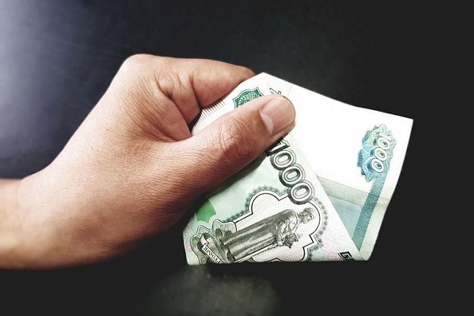 Жители Улан-Удэ стали экономить на чаевых везде, кроме общепита