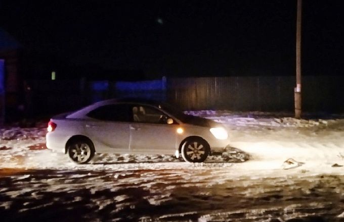 В Бурятии под колеса авто попала 49-летняя женщина