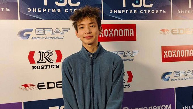 Уроженец Бурятии уверенно стартовал в юниорском гран-при по фигурному катанию