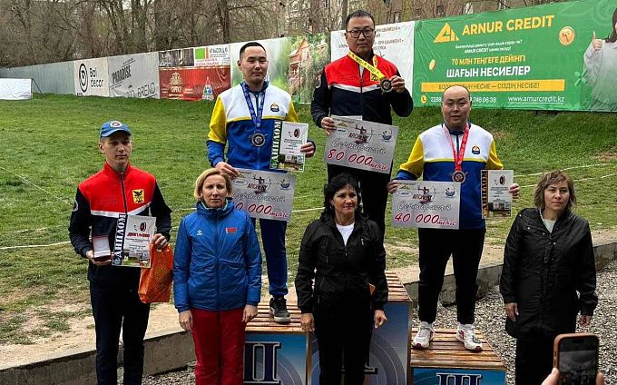 Спортсмены из Бурятии завоевали две медали на соревнованиях по стрельбе из лука