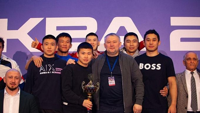 Борцы из Бурятии выиграли медали на чемпионате России