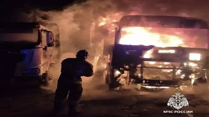 Дальнобойщик заживо сгорел в Иркутской области 