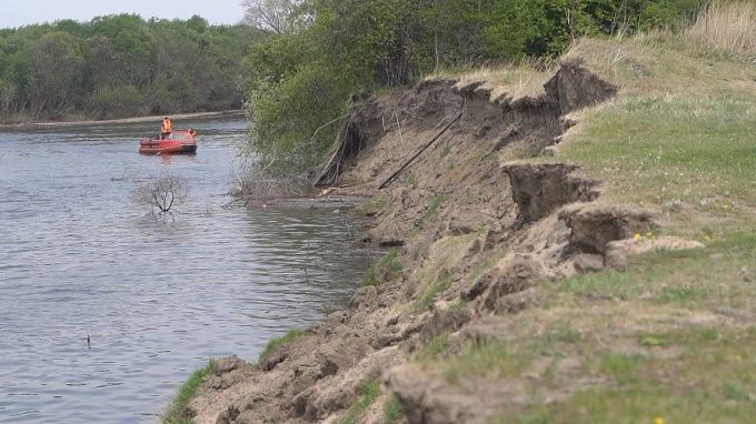Мужчина пытался перейти реку вброд и утонул в районе Бурятии