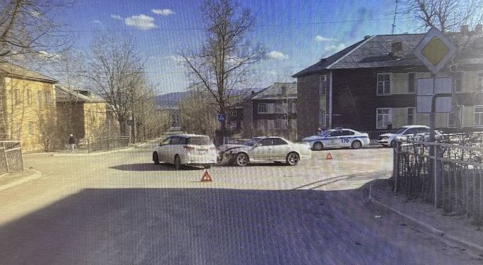 Неопытный водитель устроил ДТП в Улан-Удэ