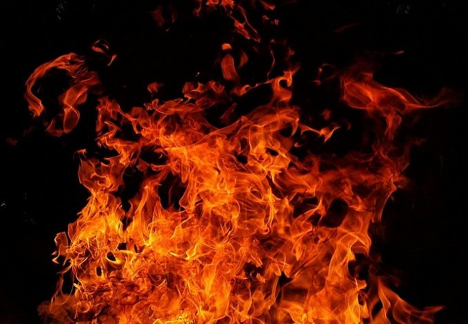 В Бурятии горел двухквартирный дом