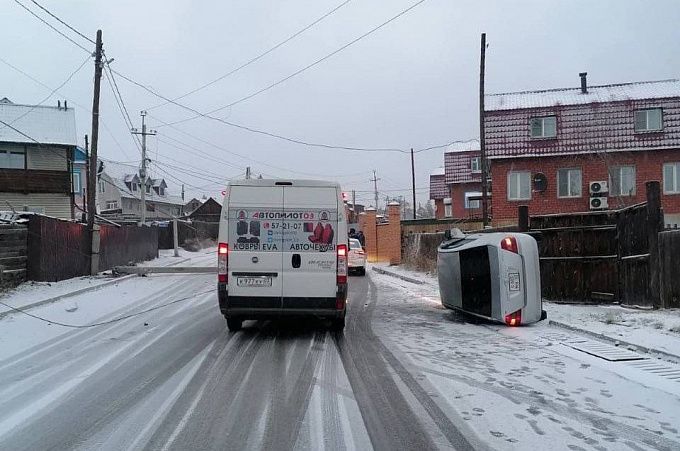 В Улан-Удэ автомобилист лишил света несколько улиц и скрылся