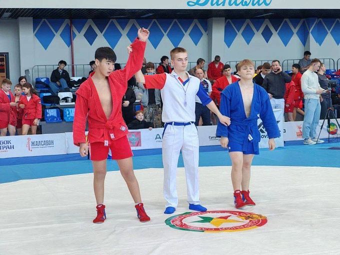 Юные самбисты Бурятии выиграли россыпь медалей на всероссийских соревнованиях 