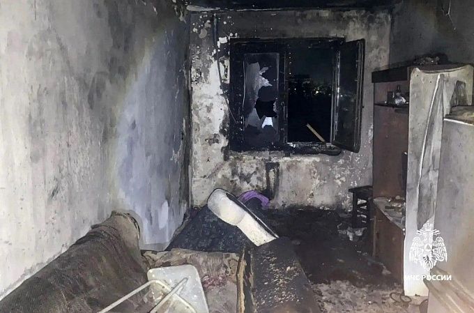 При пожаре в жилом доме в Улан-Удэ спасли 20 человек
