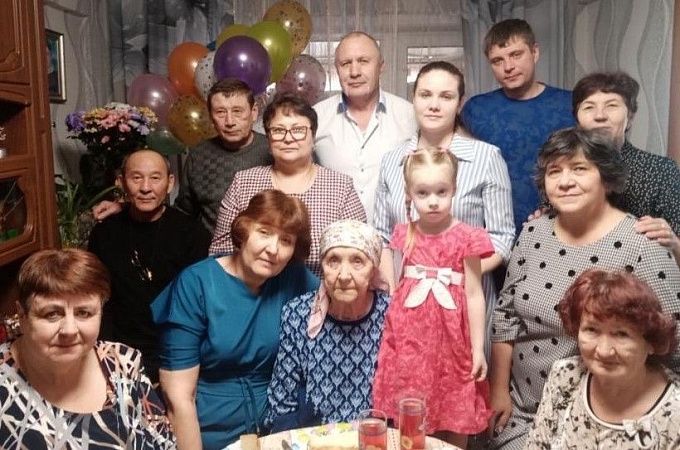 В Бурятии ветеран труда отметила 90-летний юбилей