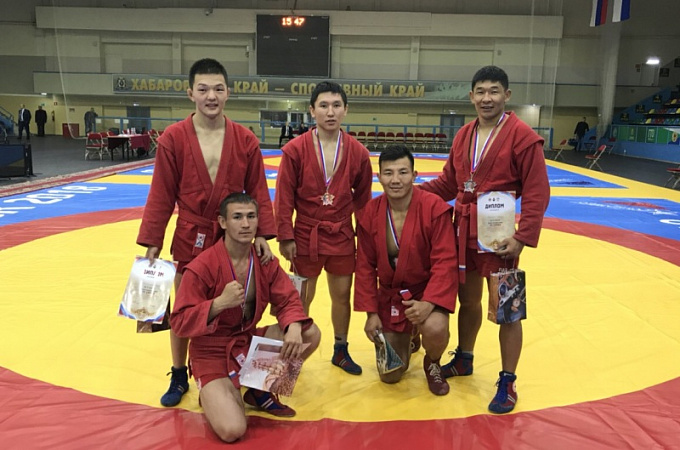 Самбисты из Бурятии завоевали пять медалей всероссийского турнира