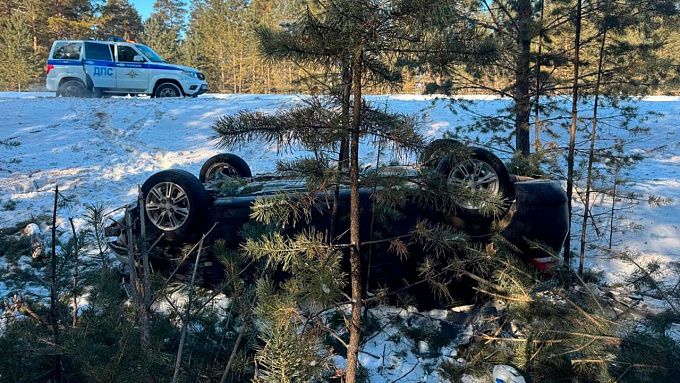 Водитель слетел с трассы в Бурятии и попал в больницу