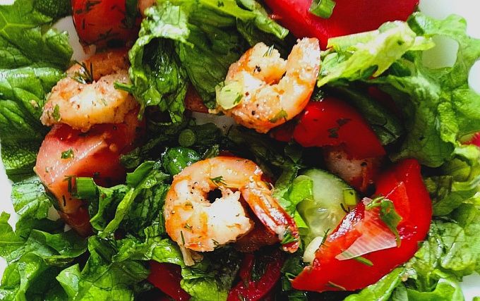 Как красиво накрыть новогодний стол, рассказала жителям Бурятии нутрициолог 