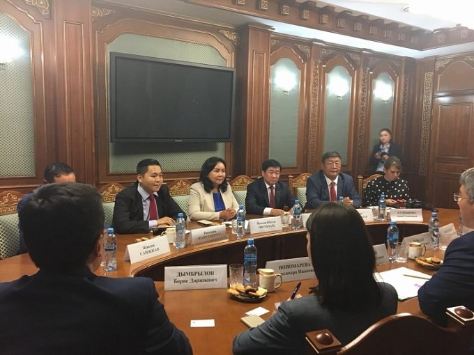 Глава Бурятии обсудил с депутатами из Монголии реализацию турпроектов на Байкале