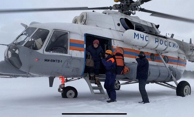 В Бурятии спасатели эвакуировали сотрудницу нацпарка вертолетом