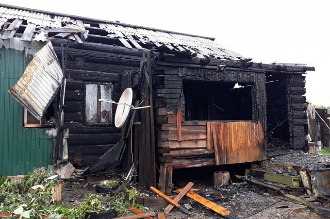 Житель Бурятии едва не погиб на пожаре в доме