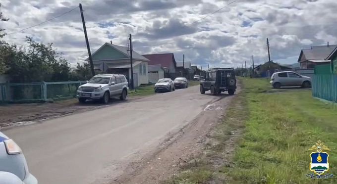 8-летняя девочка попала под колеса УАЗ в районе Бурятии