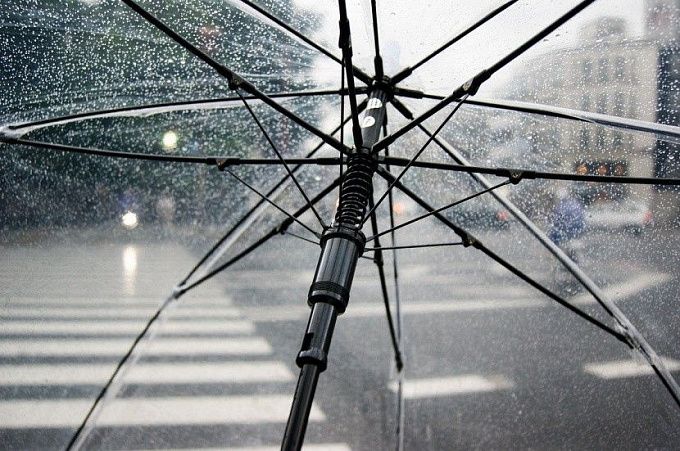 Не убираем зонты. На Бурятию вновь обрушатся сильные дожди и грозы с порывистым ветром