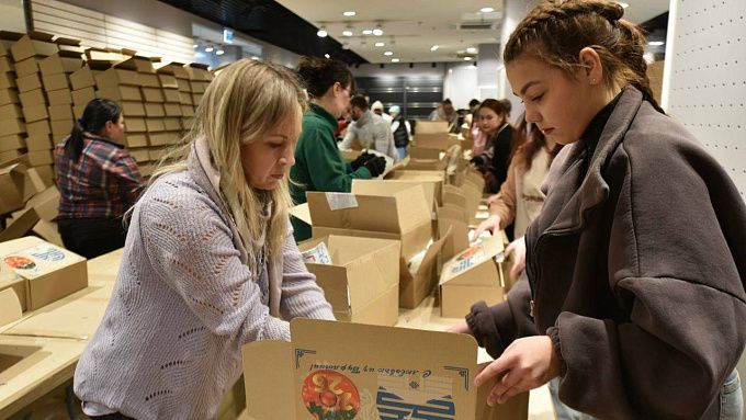 Частичка дома: фуры с новогодними подарками для бойцов СВО выехали из Бурятии