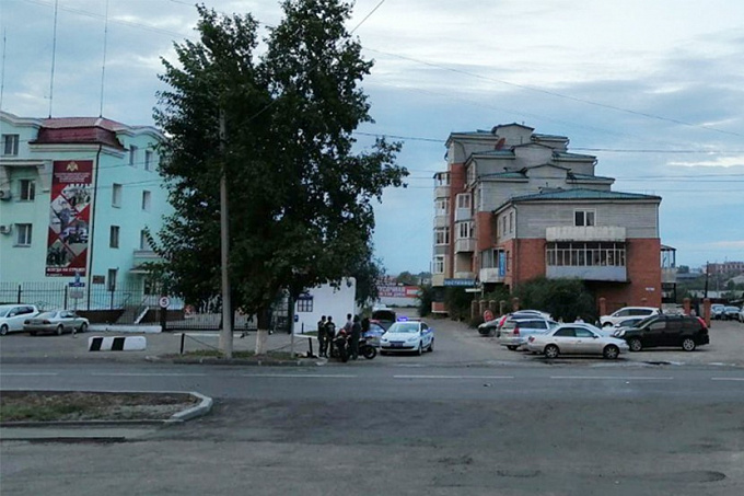 В Улан-Удэ минивен врезался в мотоцикл 
