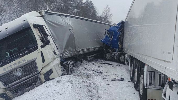 Реверс ввели на трассе «Байкал» из-за ДТП