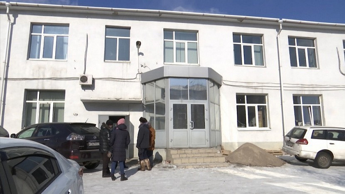 В Улан-Удэ работники авиаремонтного завода больше года ждали зарплату