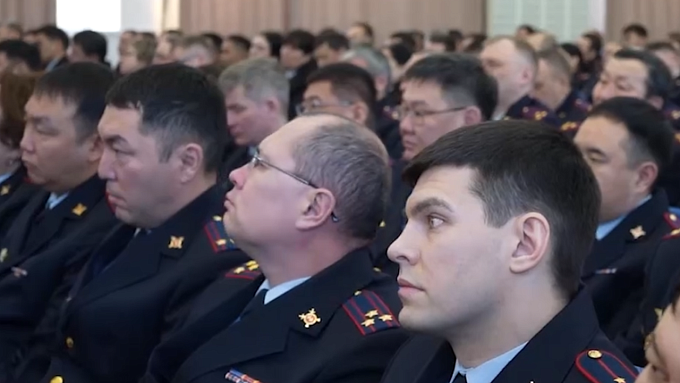 В полиции Бурятии не хватает более 750 сотрудников