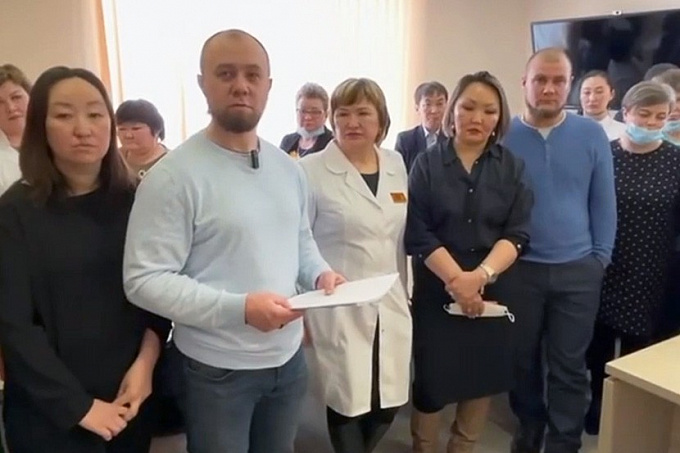 В Бурятии работники ЦРБ кричат о помощи: уволен восьмой главврач за 5 лет