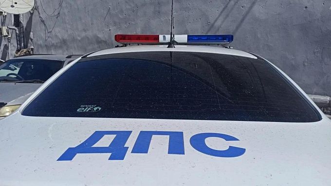 Большегруз опрокинулся на трассе в Бурятии