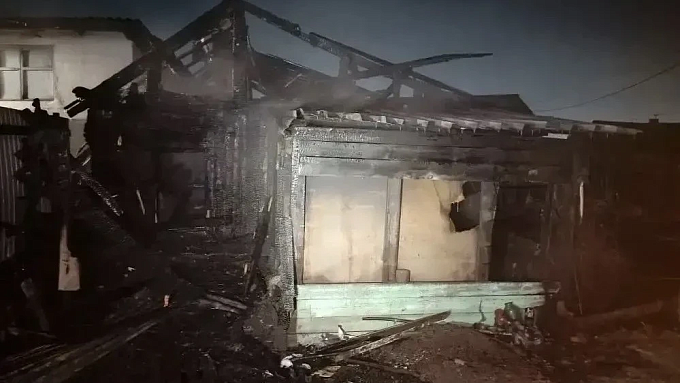 Стали известны подробности гибели двух человек на пожаре в Улан-Удэ 