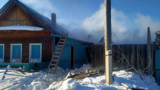 Курятник, сарай, сеновал и гараж горели в районе Бурятии