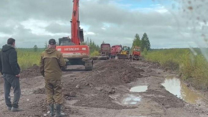 «Уехать невозможно»: жители Бурятии продолжают жаловаться на размытую дорогу