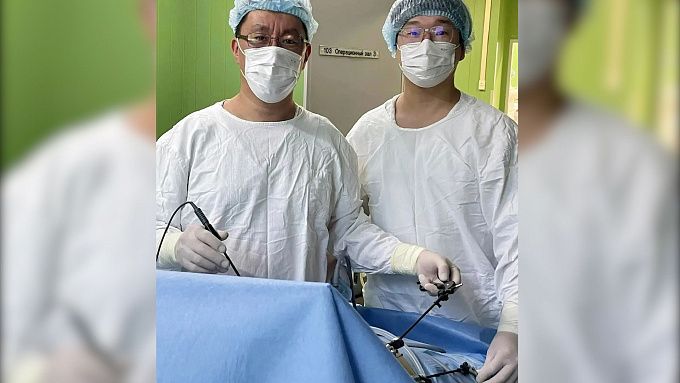 Пациентку с «камнем» из слив спасли в Улан-Удэ