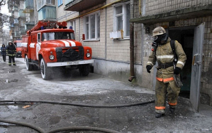 В Бурятии из-за пожара в многоэтажке эвакуировали 10 человек