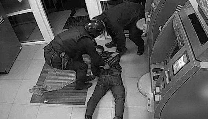 В центре Улан-Удэ неизвестный пытался ограбить банк
