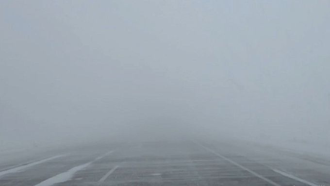 Метель разбушевалась на федеральной трассе в Бурятии