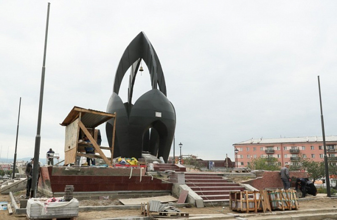 Сквер «Ровесникам, ушедшим в бой» в Улан-Удэ не успели благоустроить в срок 