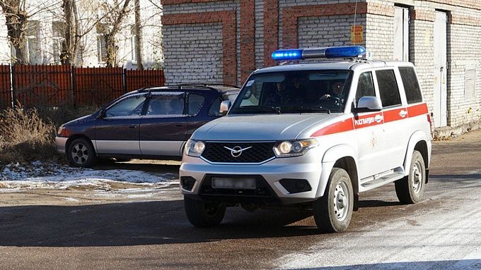 В Улан-Удэ пьяный сотрудник автомойки угрожал коллегам