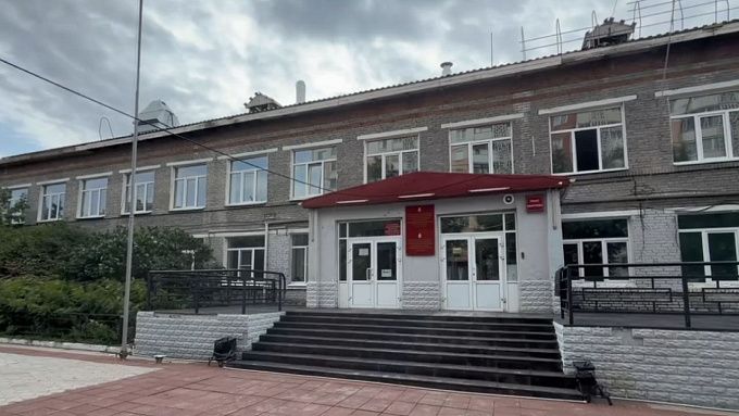 Стало известно, когда ученики гимназии №14 в Улан-Удэ вернутся в родные стены