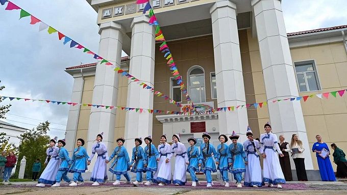 В районе Бурятии открыли сразу два культурных центра для детей и молодежи
