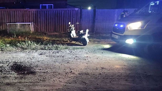 Двое подростков перевернулись на скутере в пригороде Улан-Удэ