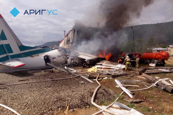 Минздрав об авиакатастрофе в Бурятии: Люди погибли на месте 