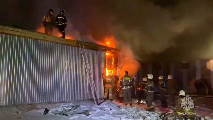 Склад горел в ночью Улан-Удэ