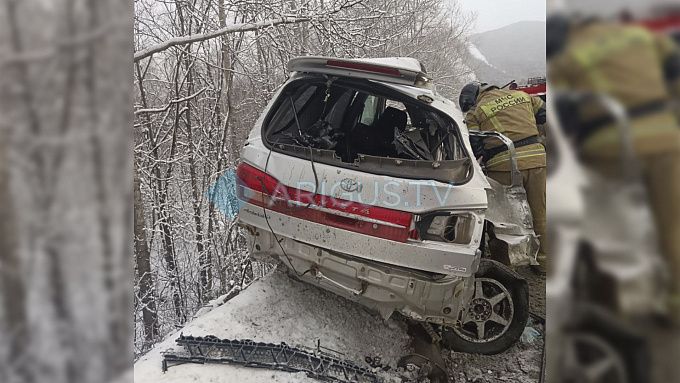 Легковушка и автовоз столкнулись на федеральной трассе «Байкал»