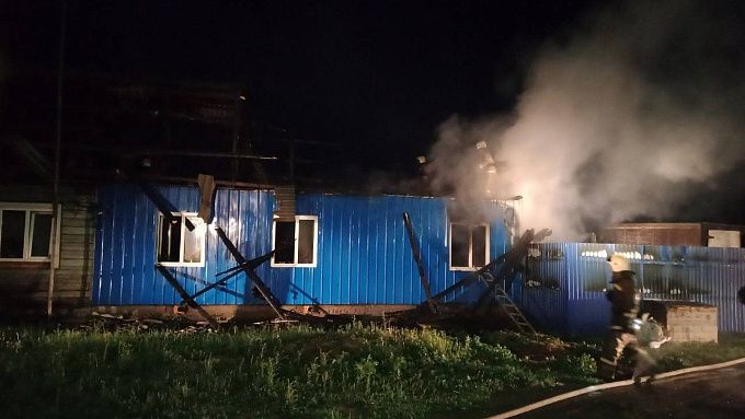 Мужчина сильно пострадал на пожаре в пригороде Улан-Удэ