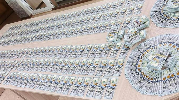 Валютный сюрприз обнаружили у иностранцев на границе Бурятии