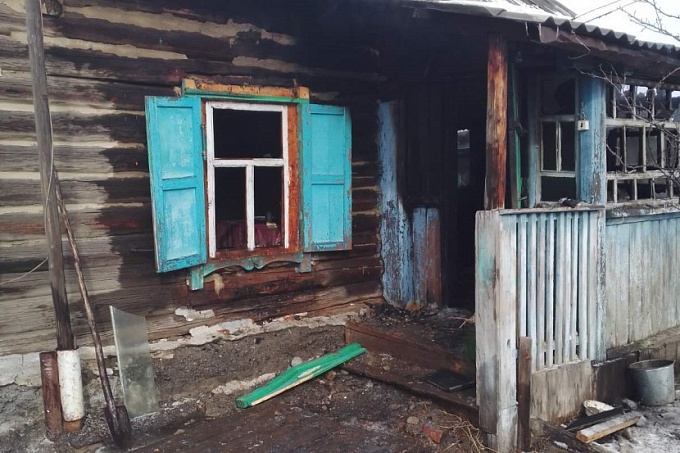 В районе Бурятии подожгли дом. Пострадал мужчина