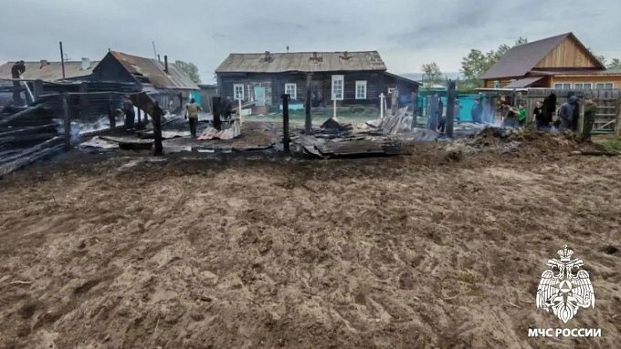 Десять кур сгорели в пожаре из-за поджога в районе Бурятии
