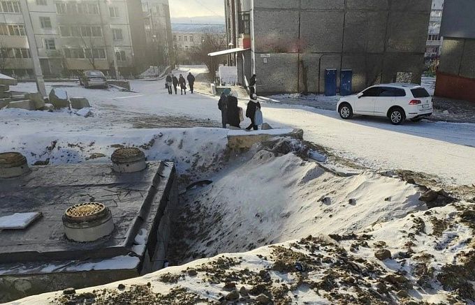 ТГК-14 снова призвали к ответу за вырытые ямы в Улан-Удэ