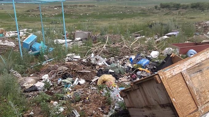 Администрацию поселка обязали убрать стихийную свалку в районе Бурятии